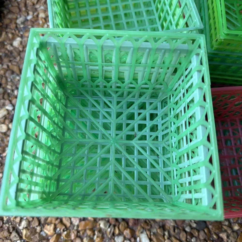 Vintage Pint Size Plastic Berry Baskets 4-Inch Berry Boxes.  43 Piece lot